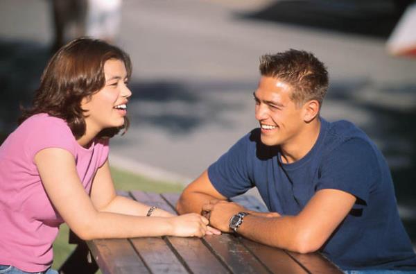 <b>Sizi alaya alan ve kfrl konuan insanlar</b>