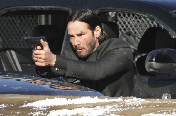 <p><b>"John Wick"</b></p>    Chad Stahelski'nin ynettii ve Keanu Reeves, Michael Nyqvist, Alfie Allen ile Adrianne Palicki'nin oynad "John Wick", aksiyon merakllarnn ilgisini ekmeye aday.    <p>Keanu Reeves'in barolnde olduu filmde; emekliye ayrlm bir tetikiyken Rus mafyas tarafndan tekrar aksiyona katlmaya zorlanan ve sulularn yer alt dnyasnda efsane olan "John Wick"in, dmanlarndan intikam almak iin verdii mcadele anlatlyor.</p>