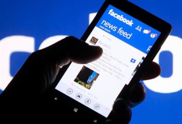 <p><b>Facebook'u daha etkin ekilde kullann</b></p>    nsanlar, nem verdikleri kiiler, yerler ve dier eylerle balant kurmak iin her gn uygulama ve hizmetlerimizi kullanyor. lkelerimizde yaptmz gncellemeler, Facebook deneyiminizi gelitirmek iin zerinde altmz yeni rnleri yanstyor. Ayrca hizmetlerimizin nasl altn daha kolay anlalr bir ekilde aklyor.