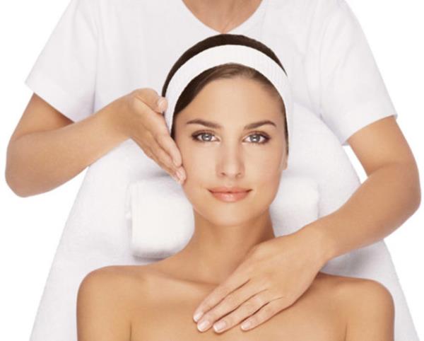 Scak su imek elastiklii azalm ve serbest radikallerin andrd deri hcrelerinin kendilerini yenilemesine yardmc olur bylece cildiniz daha gen ve yumuak grnr.