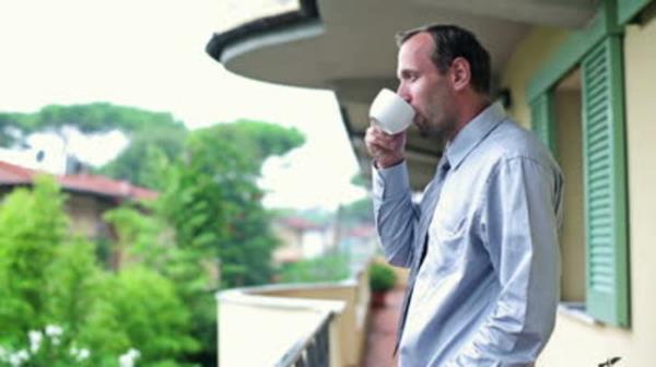 Eer yapabiliyorsanz sabah kahvenizi verandada ya da balkonda ierek gne nn tadn karmaya aln.