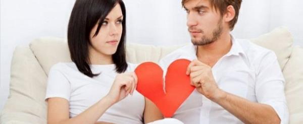 - Bana vurduunda,  <p>- Beinci evlilik yldnmmz iin ona el yapm bir hediye hazrlamken, o bana bir kart bile yazmadnda,</p>