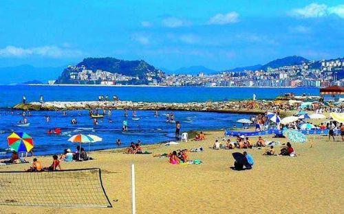 GRESUN: 1921&#8217;de il oluyor. 1925&#8217;te KARAHSARIARK isimli bir baka il, EBiNKARAHSAR ismini alyor. 1933&#8217;te ebinkarahisar il olmaktan karlp, Giresun&#8217;a ile olarak balanyor.