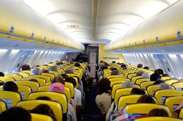 Acil k kaplarnn yannda oturamasanz bile en fazla 5 sra gerisinde olmaya dikkat edin.