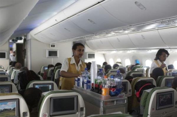 ZAYIF, GEN ERKEKLER DAHA ANSLI