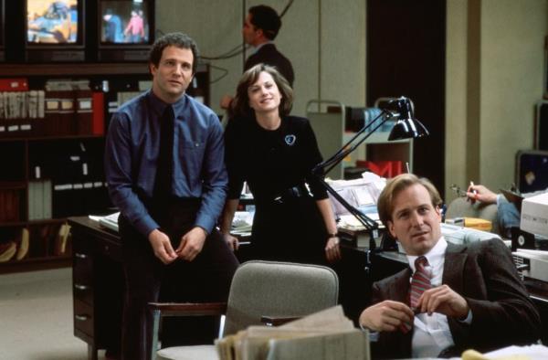<br><b>Haberler 1987 (Broadcast News)</b></br>  <br><b>Ynetmen: James L. Brooks</b></br>  Zamana kar verilen bir yar olan televizyon haberciliinin nasl bir ey olduunu, gerilimini ve ypratcln en iyi anlatan filmlerden biri. Televizyon habercilii zerine gereki gzlemleriyle ne kan, komediyi de bolamayan bir film.
