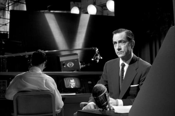 <br><b>yi Geceler, yi anslar 2005 (Good Night, Good Luck)</b></br>  <br><b>Ynetmen: George Clooney</b></br>  CBS televizyonunda haber program yapan Edward R. Murrow, ABD'de utan verici bir komnist av balatan ve milliyeti hassasiyetlerle zgrlkleri gasp eden senatr McCarthy'ye kar bayrak aar. Evet, taraf tutmaktadr ama bunu lkenin gelecei iin yapmaktadr.