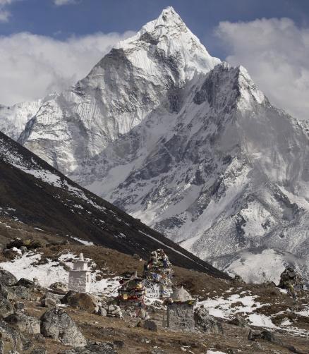 Ekim aynda Nepal'de daa trmanan trmanlar geirdikleri kaza sonucu ld. 43 kii hayatn kaybetti.