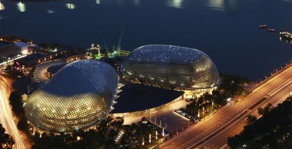 <br><b>Esplanade ? Singapur</b></br>  2000 Kiilik salon 12 Ekim 2002'den bu yana hizmet veriyor.