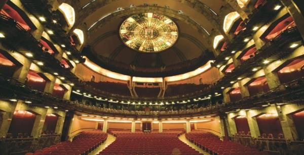 <br><b>Palacio de Bellas Artes ? Mexico City, Meksika</b></br>  19.yy'da yaplan eski opera binas, daha iyi bir konser salonu yaplmak zere 1904'te ykld. Fakat araya Meksika bamszlk mcadelesi girince 1913 ylnda yapm ngrlen bina yaplamad ve 1932'de Federico Mariscal'n tasarlad imdiki binann yapmna baland. 1934'te hizmete giren bina hala hizmet vermeye devam ediyor.