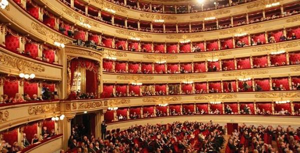 <br><b>La Scala ? Milano, talya</b></br>  3 Austos 1778'de ald. Binann al gecesinde Antonio Salieri'nin Europa riconosciuta adl eseri sahnelendi. 200 Yldan fazla bir sredir hizmet veriyor.