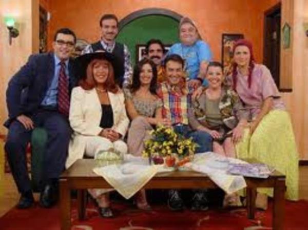 <br>1994</br>  <br><b>Ayrlsak da Beraberiz</b></br>  Ayrlan bir iftin ayn evde yaamasn anlatan belki de Trkiye'nin ilk aykr dizilerinden biriydi.