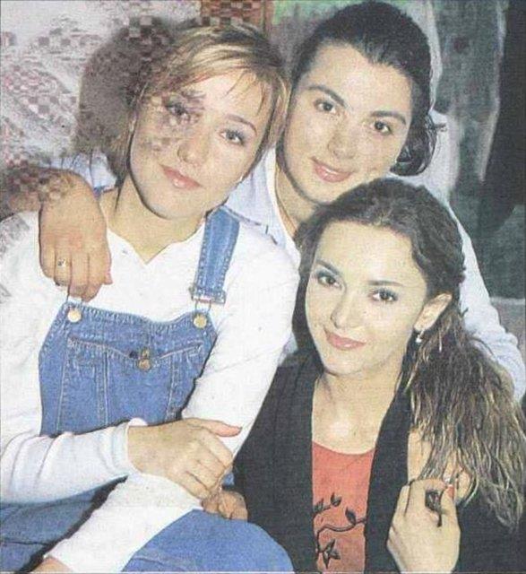 <br><b>1997 Byle mi Olacakt</b></br>  Bir grup arkadan ve hatta onlarn ocuklarnn da ektii aclar uzun yllar boyunca izlediimiz dizi.