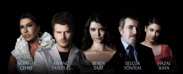 <br>2008</br>  <br><b>Ak- Memnu</b></br>  2008-2010 yllarnda Kanal D'de yaynlanan dizinin barollerinde Beren Saat, Kvan Tatltu, Seluk Yntem ve Nebahat ehre yer almt.