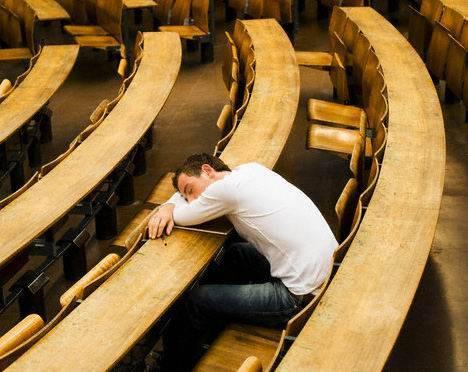 Eitimci; gnllerde hayranlk hissi uyandran salam bir karakter sergilemeli, ruhundan rahmet tarmal, yreinden feyz, ruhaniyet ve pozitif enerji tevzi etmelidir.