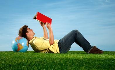 Merhamet eitimcinin kalbinde hi snmeyen bir ate gibidir.