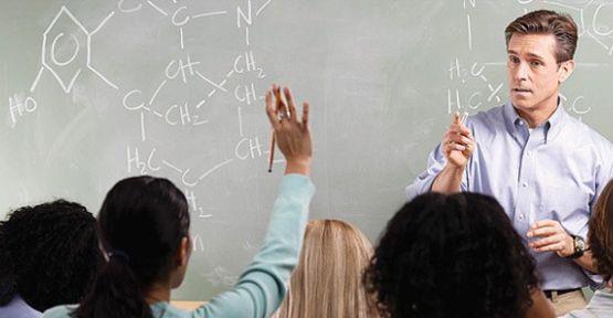 Eitimci, mensubu olduu meslein, her eyden nce kendisi iin byk bir nimet ve ltuf olduunu dnmeli, buna krane olarak da talebesinin maddi manevi donanmndan  kendini mes'ul grmelidir.