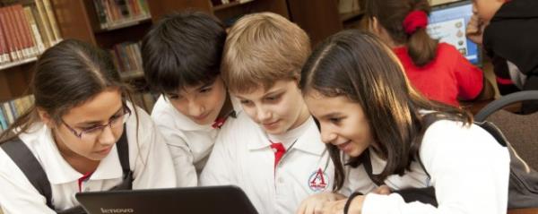 Samimiyette hudutlara riayet edilmediinde ekseriyetle laubalilii peinden getirir. Fakat iyi bir eitimci bu ikisini birbirinden ayrmasn bilmelidir.&#8195;