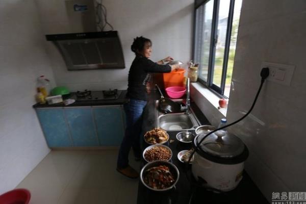 Kyde yal ve dk gelirliler iin 3 n bedava yemek servisi verilmeye baland.