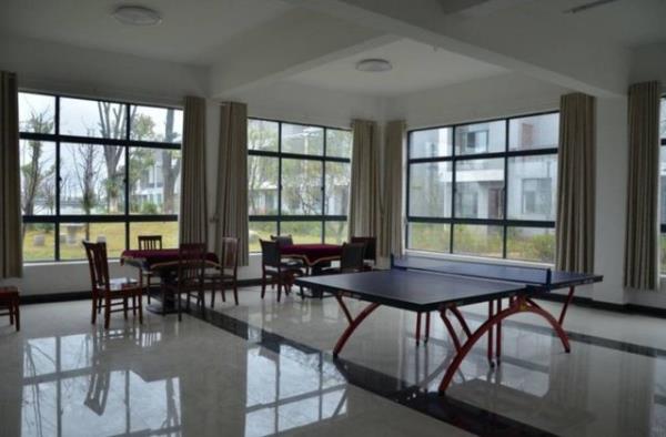 Her zaman borlarm derim ve genlik yllarmda bana yardmc olan insanlar ve aileme borcumu dediime emin olmak istedim" eklinde konutu.