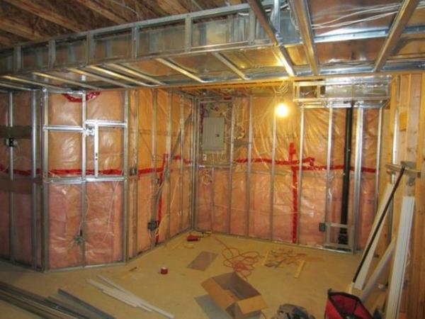 te eskiden hi kullanlmayan bodrumun iinden klmak istenmeyecek hale dnm...