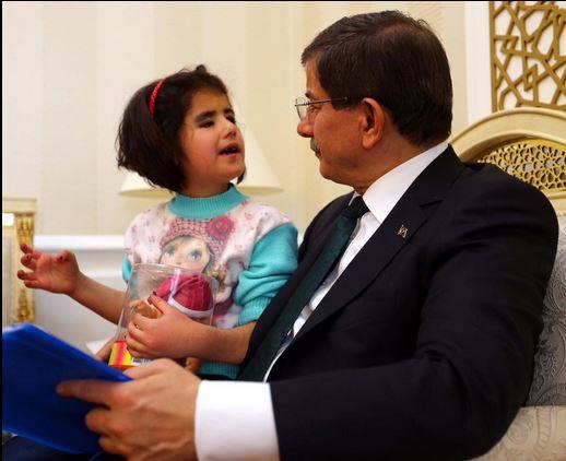 Babakanmz Davutolu: "Esas gz nerede biliyor musun?"    Elmas Grpnar: "Gz kalpte"