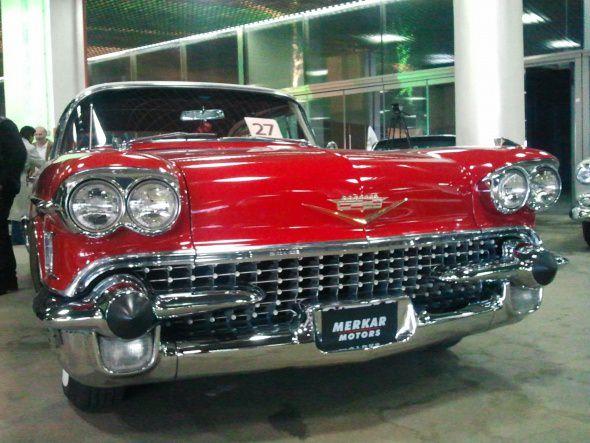 Otoport Otomobil Dnyas`nda klasik otomobiller sergilendi.