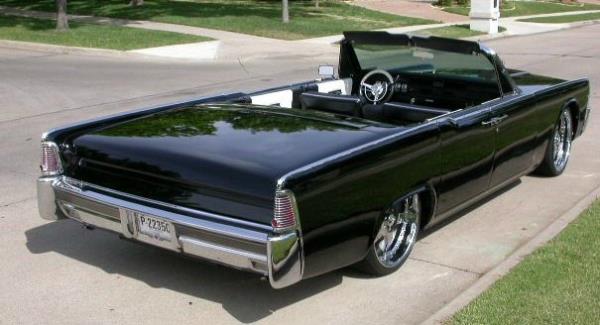 <br><b>4- Thunderball (1965)</b></br>  007'ye bu filmde elik eden en haval ara 1965 model Lincoln Continental oldu.
