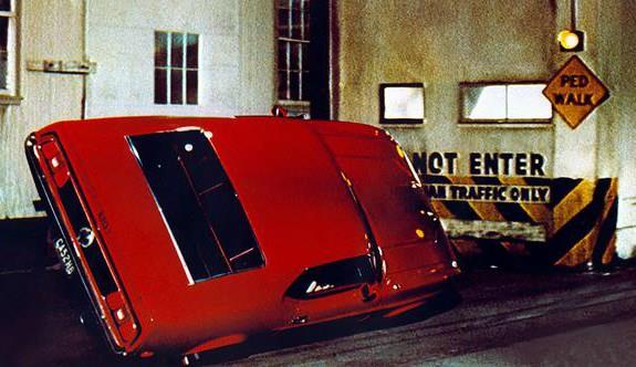 <br><b>7- Diamonds Are Forever (1971)</b></br>  Sean Connery'nin son kez 007 rolne soyunduu seride, filmin yldz arabas da 1971 Ford Mustang Mach 1 olarak tercih edildi.