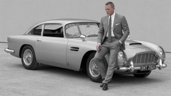 <br><b>23- Skyfall (2012)</b></br>  ekimleri lkemizde de yaplan filmde son 007 Daniel Craig, Goldfinger'da kullanlan 1963 model Aston Martin DB5 ile gzkp ilk 007 Sean Connery'e selam akyor!