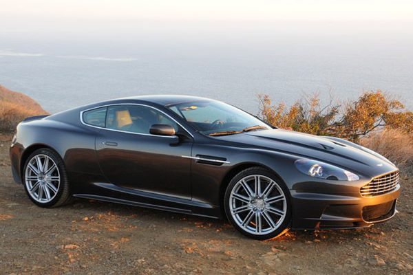 <br><b>22- Quantum of Solace (2008)</b></br>  007, bu yapmda yine Aston Martin DBS'sinden vazgememi.