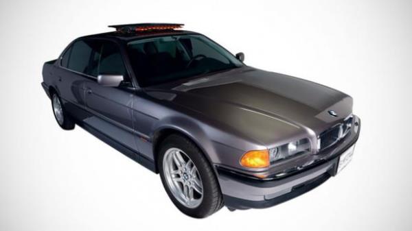 <br><b>18- Yarn Asla lmez (1997) </b></br>  007'nin in macerasndaki en byk yardmcs BMW 750iL E28 oldu.
