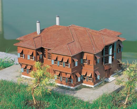 Miniatrk'te Trkiye'den seilmi tarihi binalar ve yap topluluklar grlebilir. Gnmzde ayakta olmayan Artemis Tapna, Halikarnas Mozolesi gibi baz yaplar o gnk tahmini grnmlerine gre yaplmlardr. Ziyaret Bilgileri