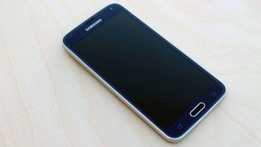 <p><b>Samsung Galaxy S5</b></p>  SAR ABD 1,20 W / kg (kafa) 1.58 W / kg (vcut)  <br>SAR AB 0.56 W / kg (kafa) 0.41 W / kg (vcut)</br>