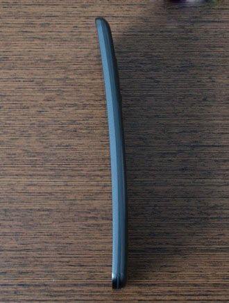 <p><b>LG G Flex</b></p>  SAR AB 0.38 W / kg (kafa) 0.41 W / kg (vcut)