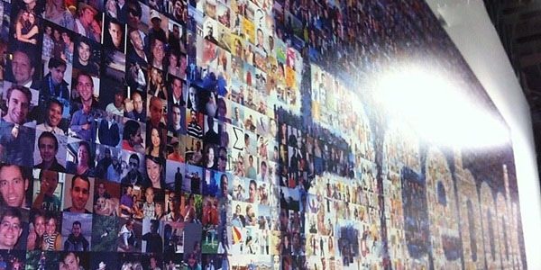 Sosyal medya denilince akla ilk gelen site hi phesiz ki Facebook'tur. Dnyann en ok ziyaret edilen sitelerinden bir de Facebook'tur hal byle olunca Facebook'ta almak bir ayrcalk oluyor ve dolays ile alanlarn aldklar maalarda epeyce yksek.