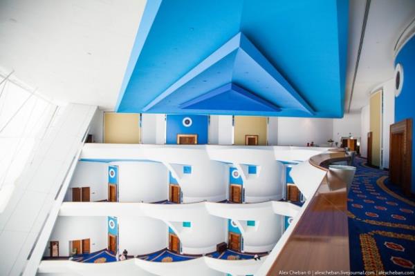 Otelin en pahal odasnda yok yok...