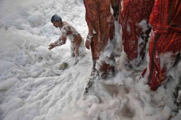 Bir Hintli dini trende? (Ahmad Masood)