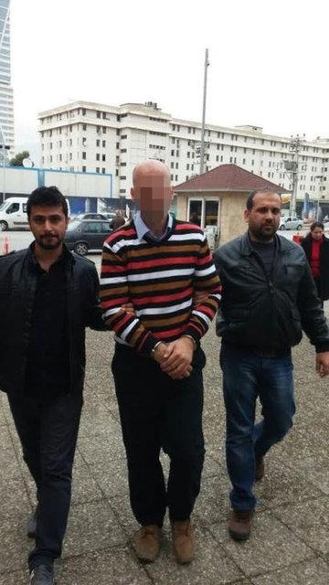 Zannediyorum kzm eini iinde iki sene daha devam etmeye ikna edemedi. Nasl bir cevap verdiyse o da ba alarak iki yerinden baklam.'' Cinayet zanls ise karld mahkemece tutuklanmt.