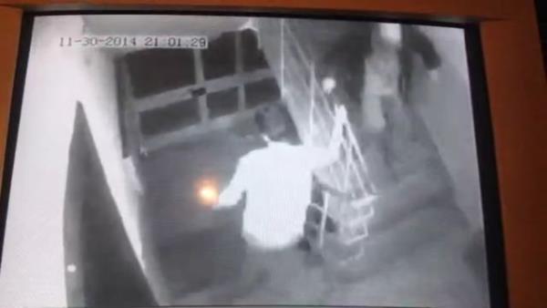 Olay, geen pazar gn saat 21.00 sralarnda, Fahrettin Altay Mahallesindeki bir evde meydana geldi.