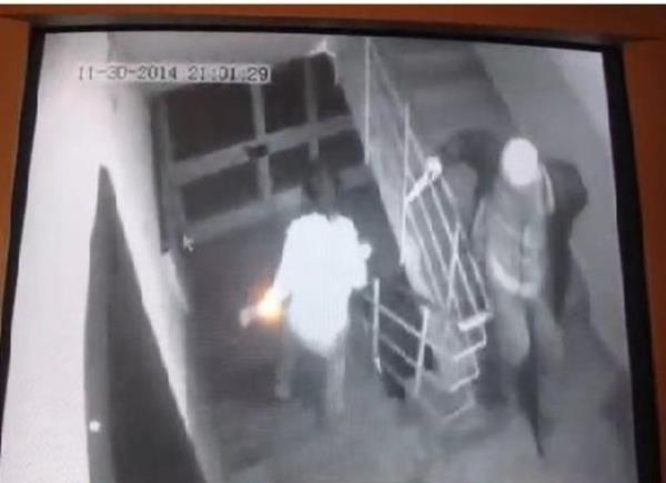 Yaklak bir yl nce iddetli geimsizlik nedeniyle ayrlan Eda Okutgen (41) ile U.B. (41), bir ay nce yaknlarnn araya girmesiyle bartrlrken, resmi nikahsz birlikte yaamaya balad.