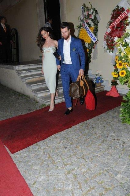 Moday takip eden Oulcan Engin'in kendine zel bir tarz var.