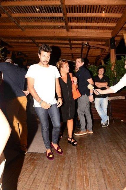 Ksa pantolonlar ve babetleriyle bir dnem ok konuulan Engin Can, eletrilere aldr etmiyor.