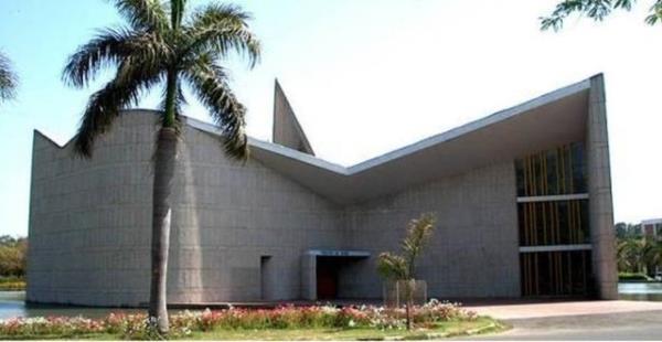 <br><b>39 Panjab niversitesi</b></br>  lke: Hindistan   <br>Skor: 32.9</br>