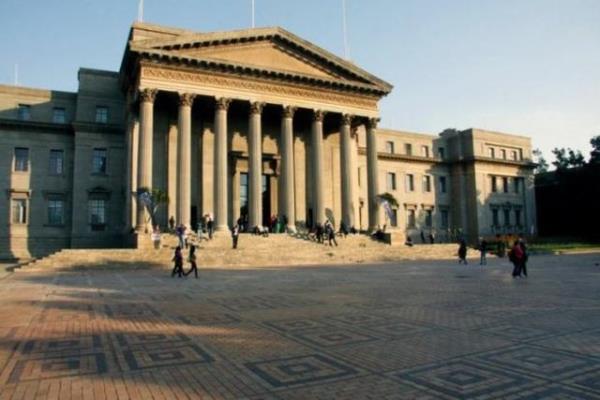 <br><b>14 Witwatersrand niversitesi </b></br>  lke: Gney Afrika   <br>Skor: 42.8</br>