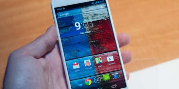 Motorola st dzey telefonlarla yarr biri rn ortaya karyor. Motorola Moto X serisinin nc versiyonu da yine iddial bir telefon olacak.