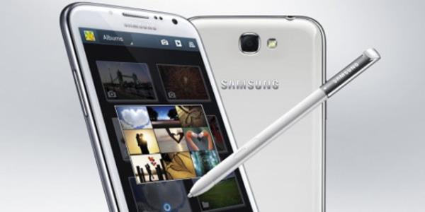 Samsung 2015 ylnda mobil cihazlar iin Ultra HD znrlkl ekran retimine balanaca duyurdu. 4K znrlkl Super AMOLED panel Galaxy Note 5 tantmna kadar hacimli retime geer mi bilinmez ancak, Galaxy Note 5'in 5.9-in byklnde Ultra HD ekrana sahip olaca imdiden dillendirilmeye baland.