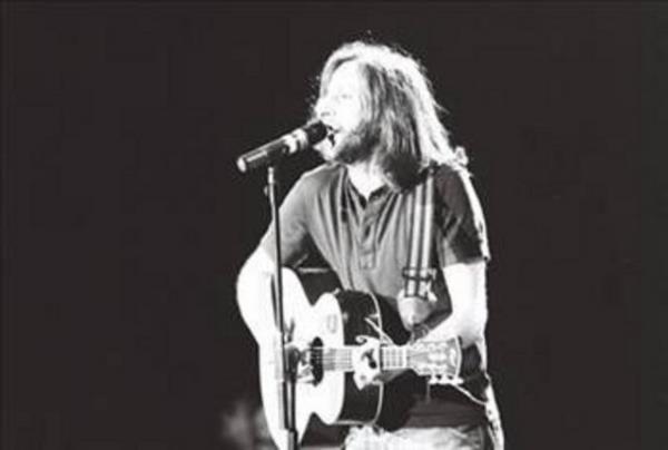 <p>Kazm Koyuncu</p>    Kanser nedeniyle 32 yanda hayata veda eden Karadeniz'in asi ocuu rock mzik yldz Kazm Koyuncu.