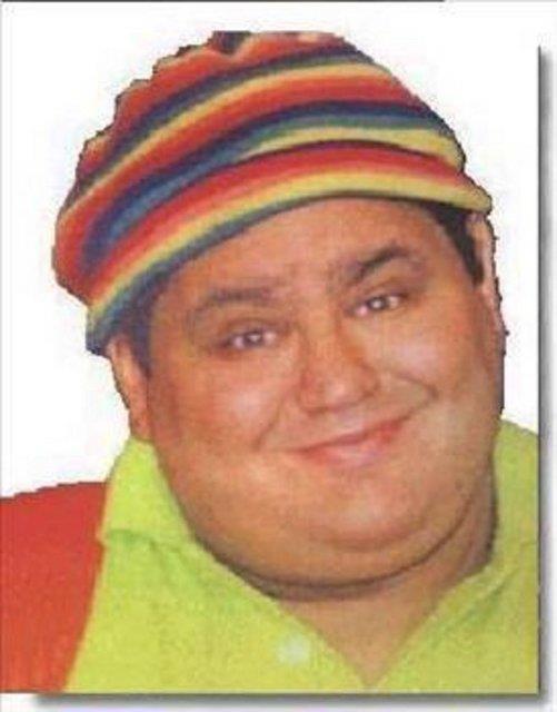 <p>Grdal Tosun (1967-2000)</p>    Bir Demet Tiyatro'nun "Tombalak" 33 yanda bbrek yetmezlii sonucu ld.