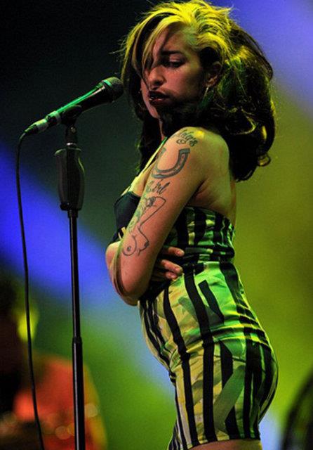 <p><b>Hayatn gen yata kaybeden dier yldzlar... </b></p>    Amy Winehouse henz 27 yandayken evinde l bulundu...
